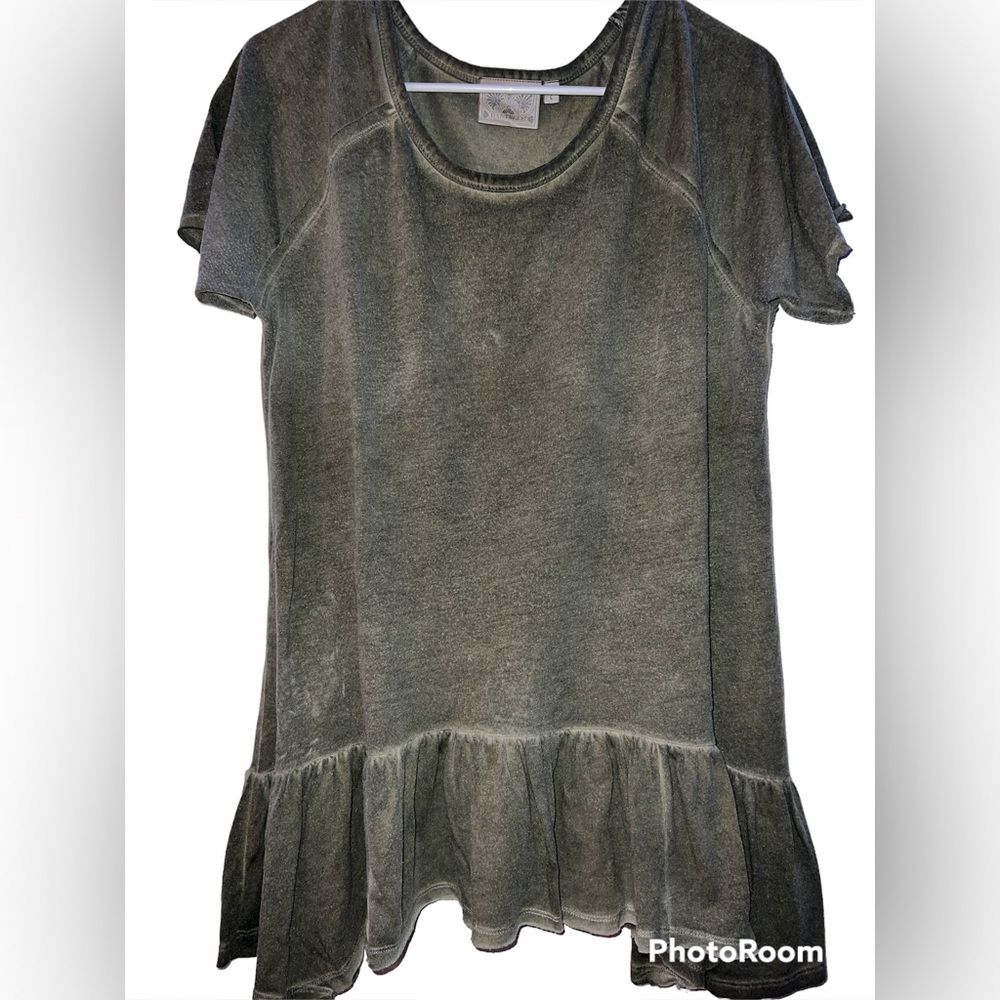 DanTelle tee, size large
